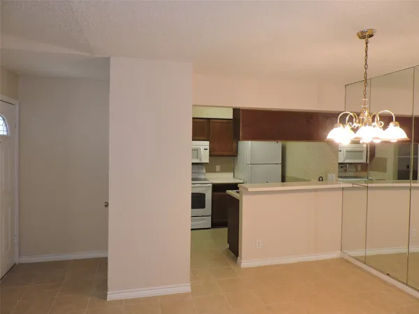 $1,150 | 17401 Red Oak Drive, Unit 104, Houston, TX 77090