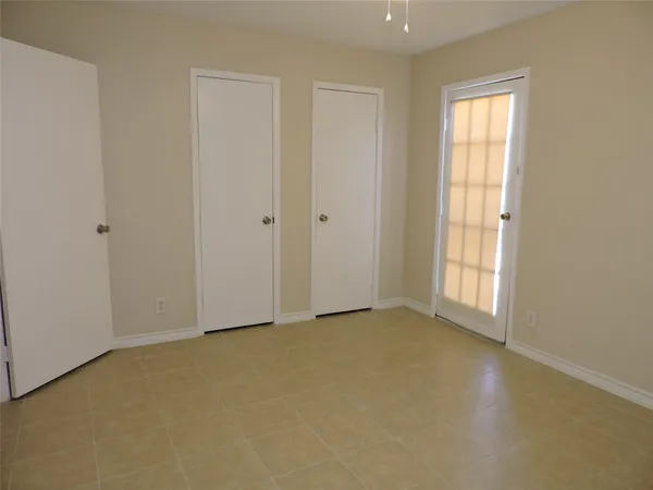 $1,150 | 17401 Red Oak Drive, Unit 104, Houston, TX 77090