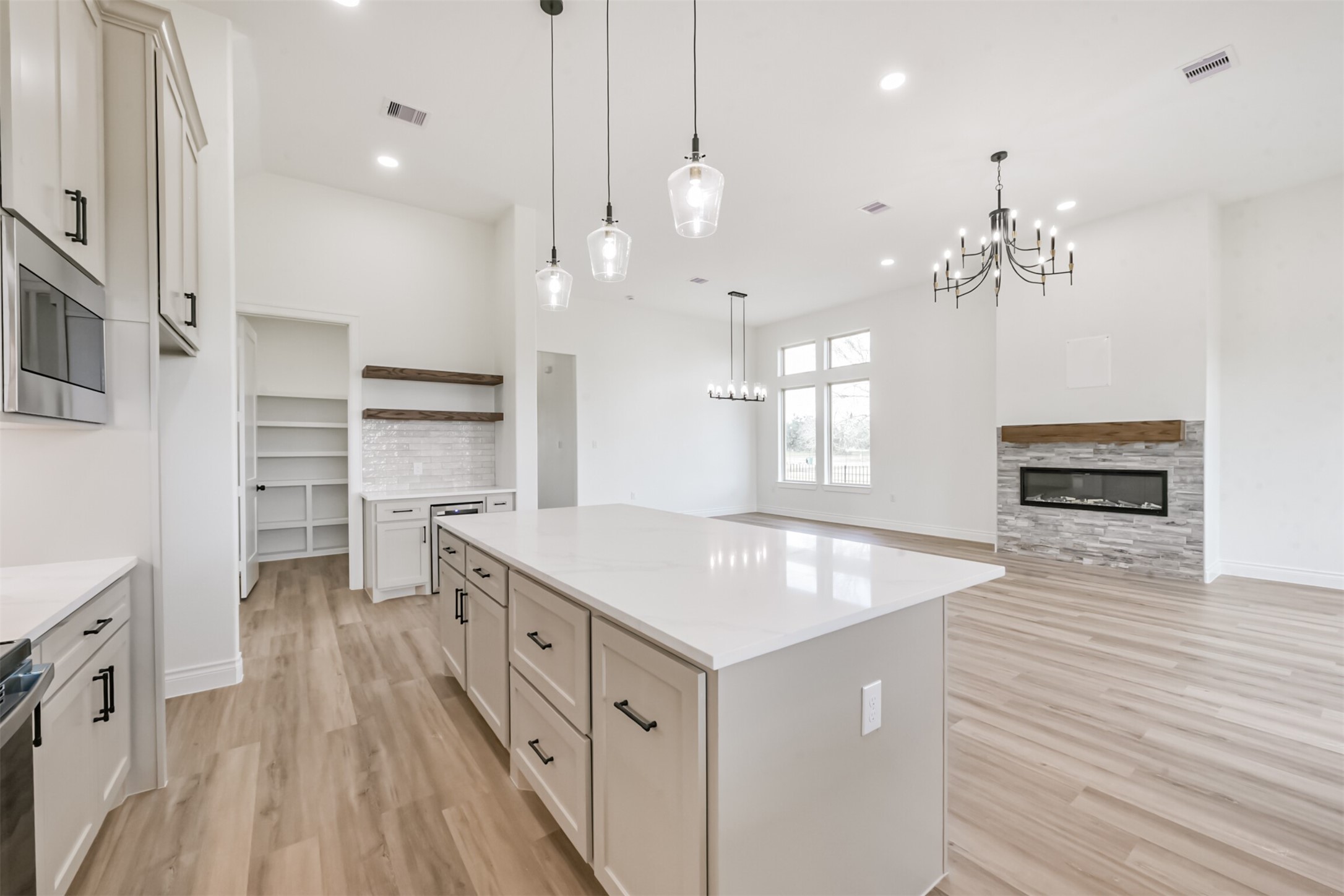 749 Wagon Wheel Trail Angleton, TX 77515 - Photo 6 of 21