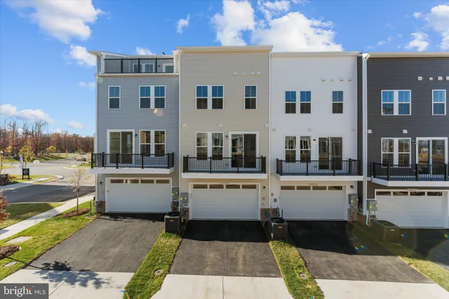 $3,600 | 23080 Soaring Hts Terrace, Ashburn, VA 20148