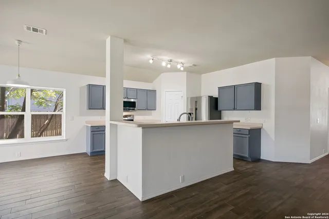 $1,700 | 15806 Bellister Street, Selma, TX 78154