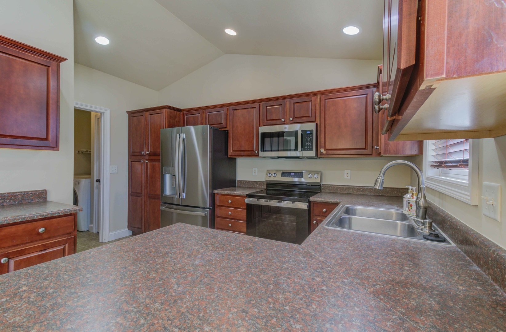 1709 Hunters Ridge Court Mahomet, IL 61853 - Photo 16 of 42 Gallery Image 16