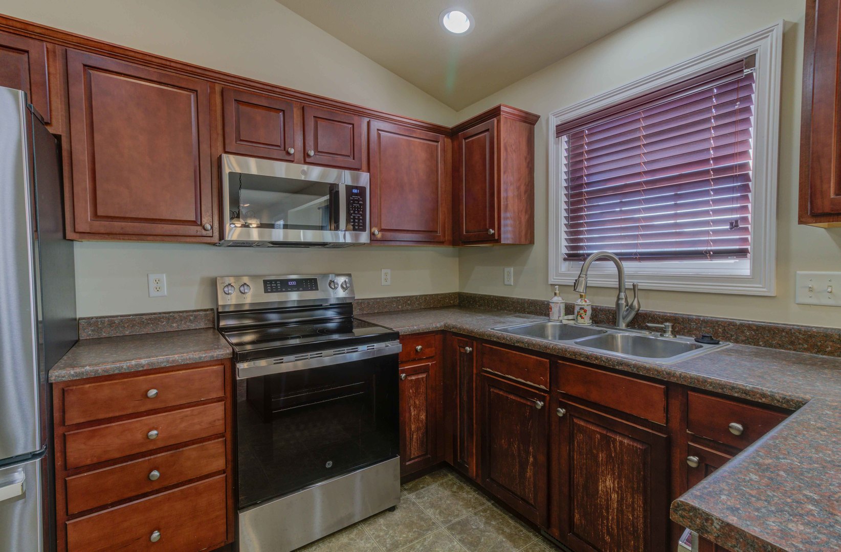 1709 Hunters Ridge Court Mahomet, IL 61853 - Photo 17 of 42 Gallery Image 17