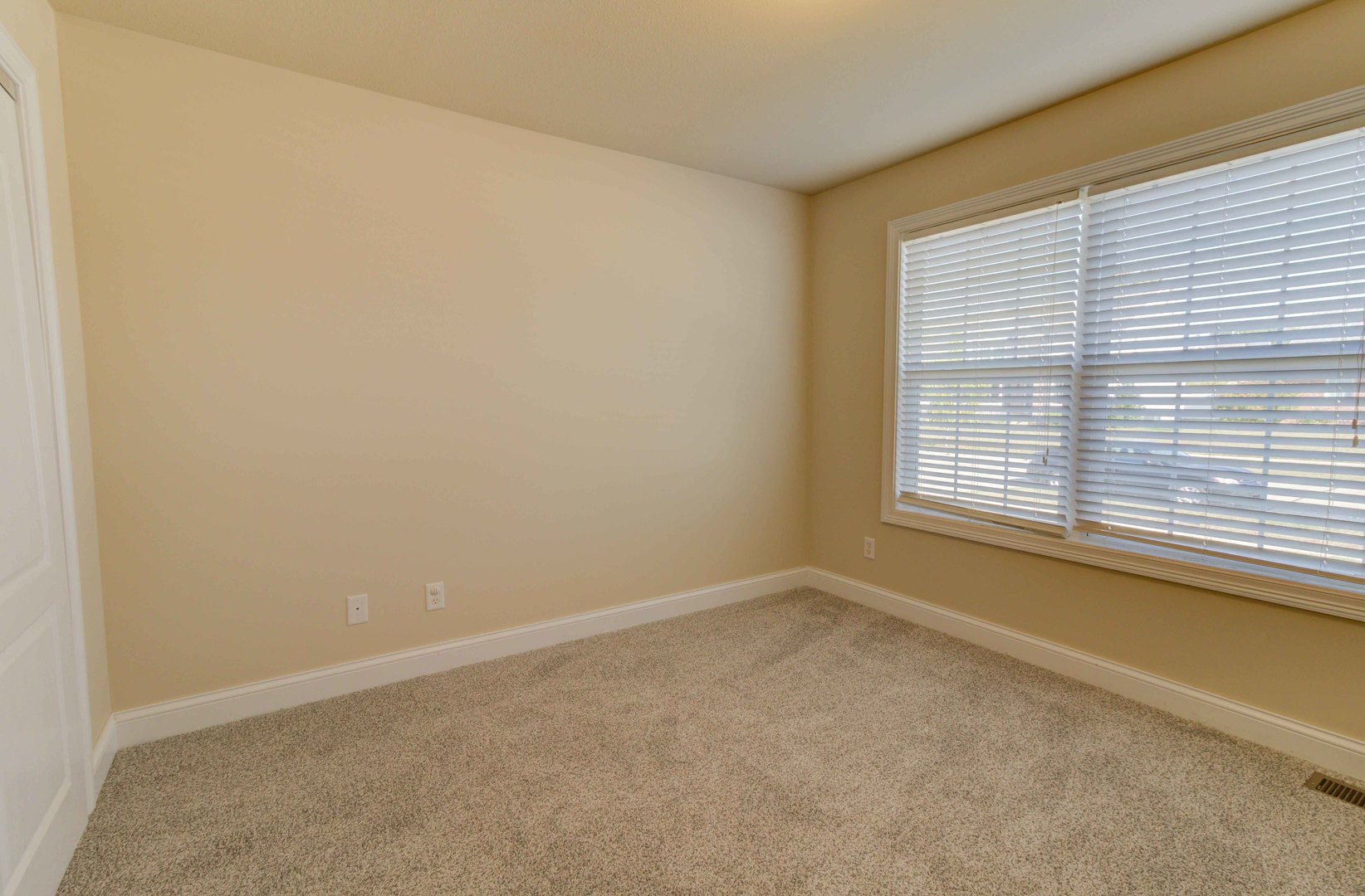 1709 Hunters Ridge Court Mahomet, IL 61853 - Photo 25 of 42 Gallery Image 25