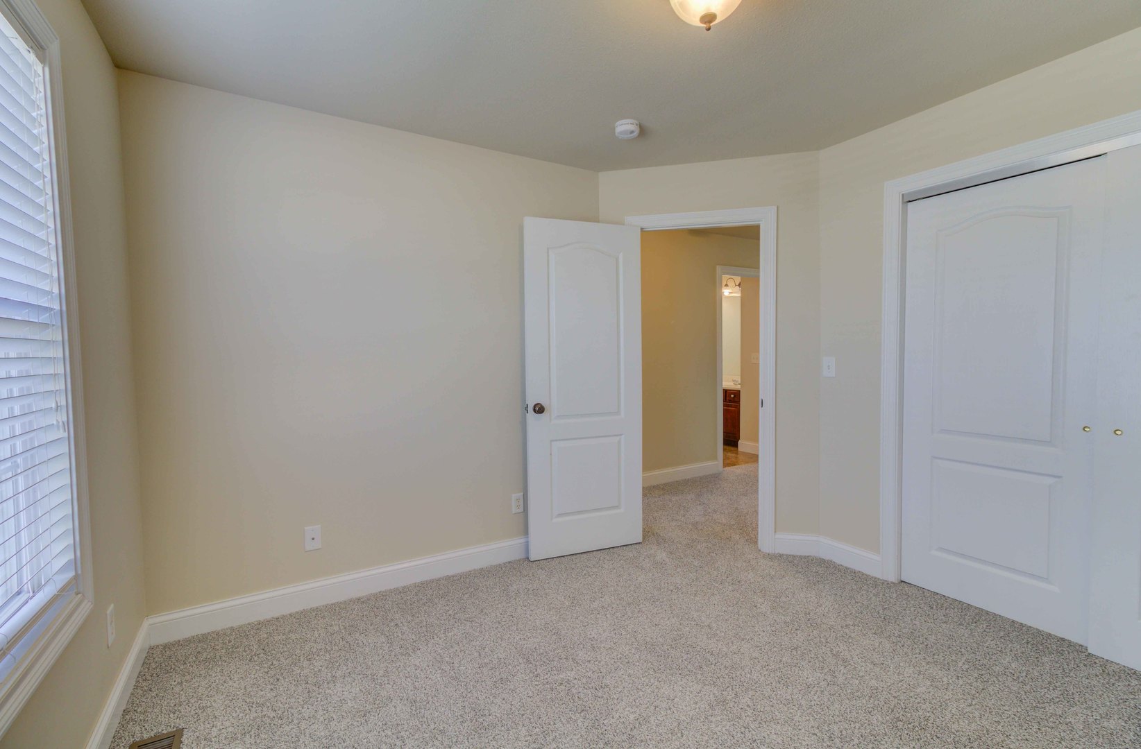 1709 Hunters Ridge Court Mahomet, IL 61853 - Photo 26 of 42 Gallery Image 26