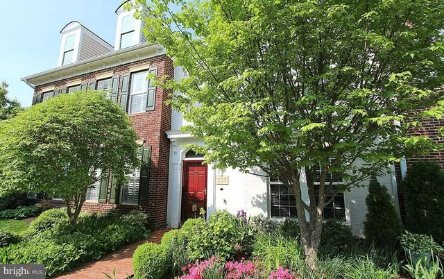 $3,890 | 537 Longhorn Crescent, Rockville, MD 20850