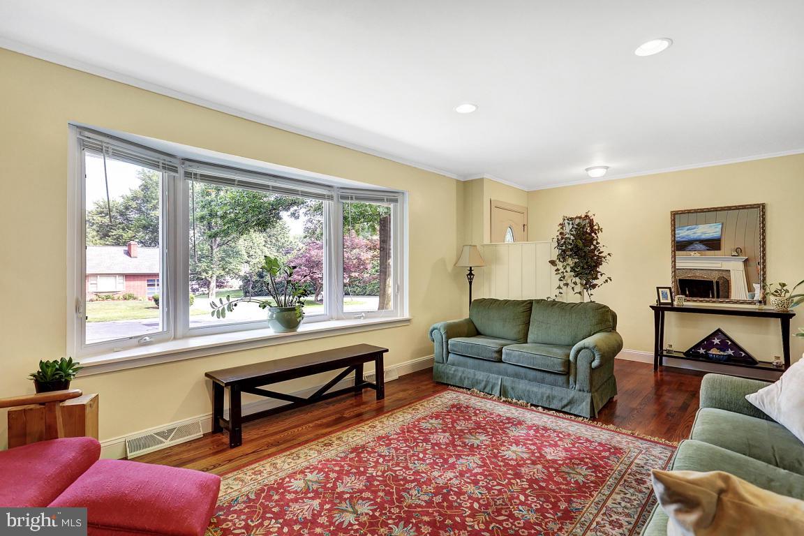 815 Robin Road Lancaster, PA 17601 - Photo 7 of 22 Gallery Image 7