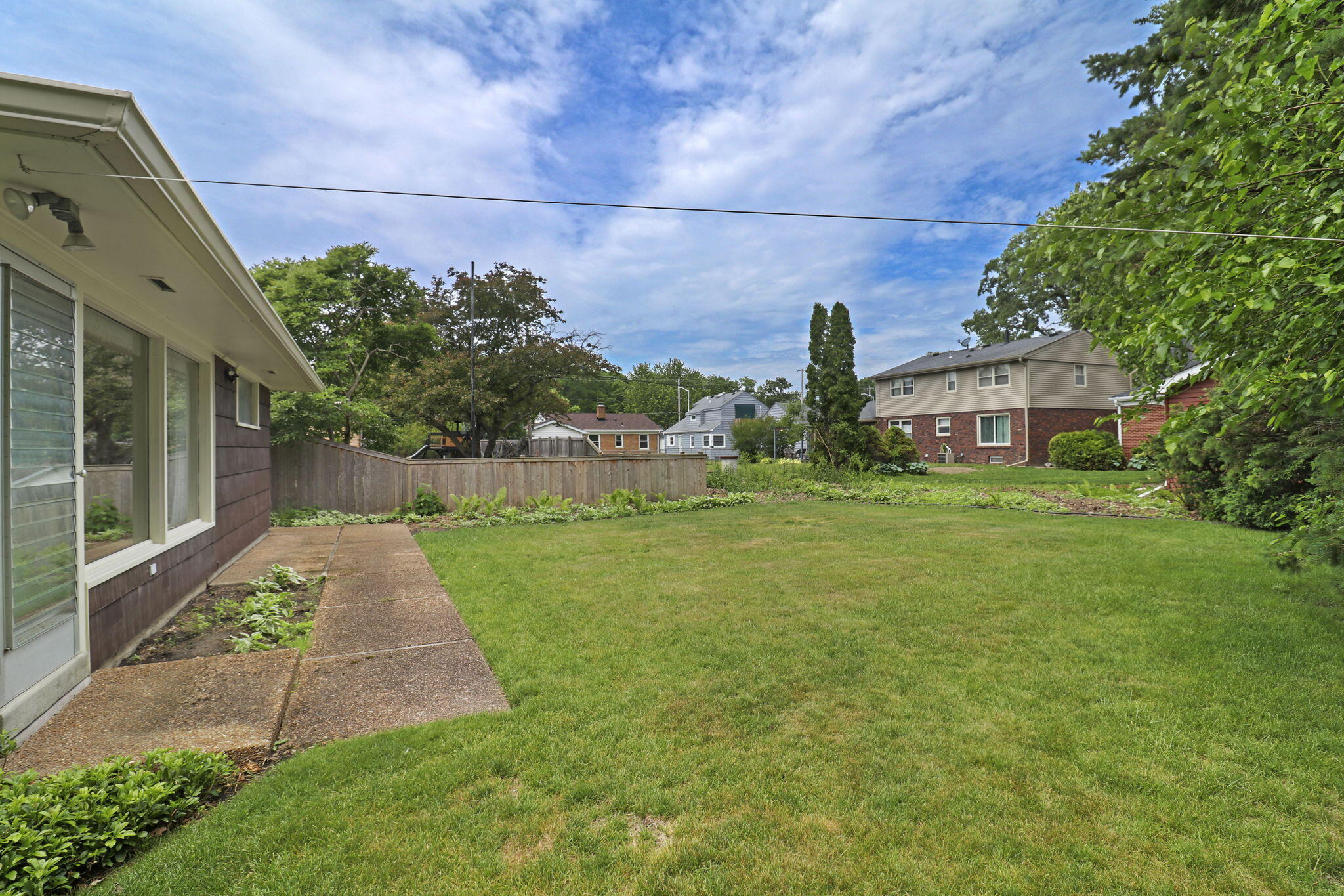 2116 37th Street Kenosha, WI 53140 - Photo 29 of 30 Back of Home