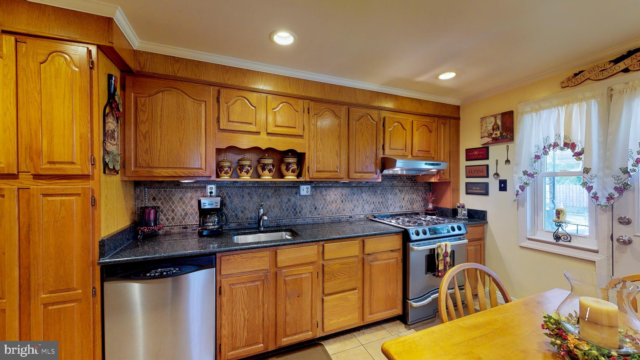 1711 Melbourne Road Baltimore, MD 21222 - Photo 14 of 52