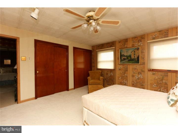 611 Meadow Road Huntingdon Valley, PA 19006 - Photo 17 of 25
