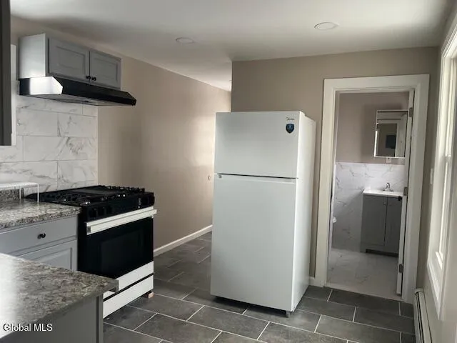 $1,700 | Undisclosed Address, Cohoes, NY 12047