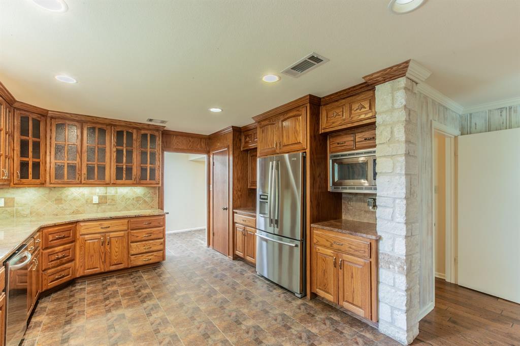 519 First Street Hewitt, TX 76643 - Photo 6 of 35