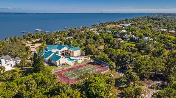 $3,500,000 | 3343 South Indian River Drive, Fort Pierce, FL 34982