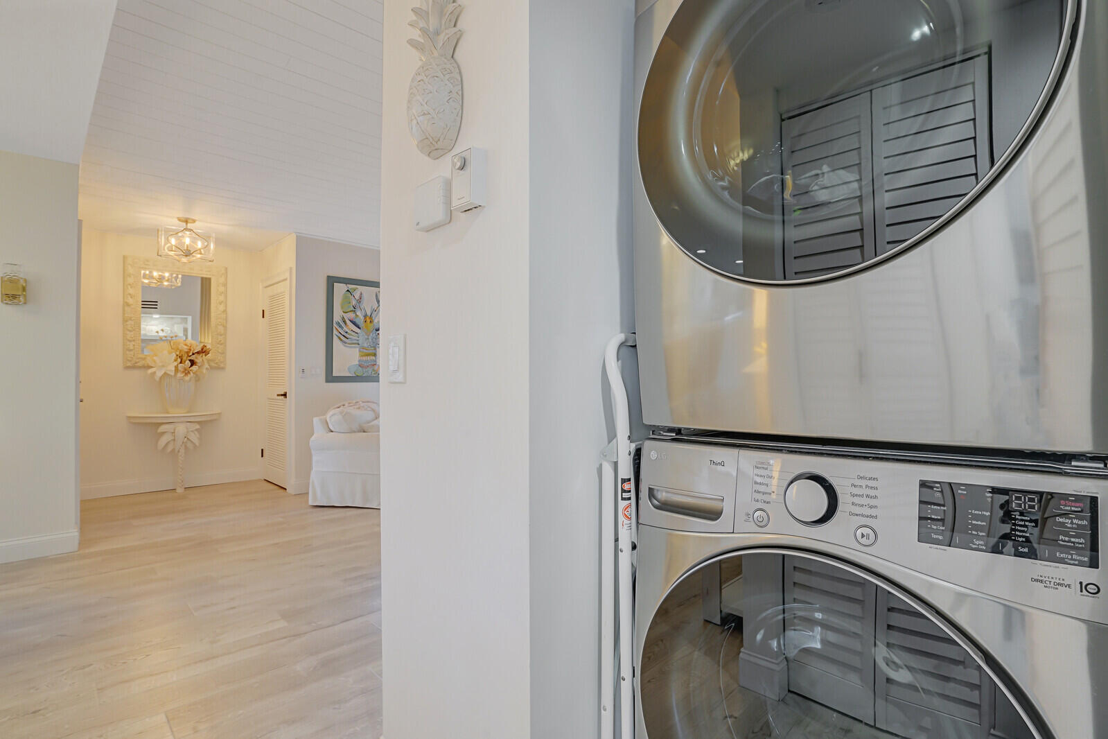 7527 Glendevon Lane, Unit 805 Delray Beach, FL 33446 - Photo 33 of 52 Washer Dryer