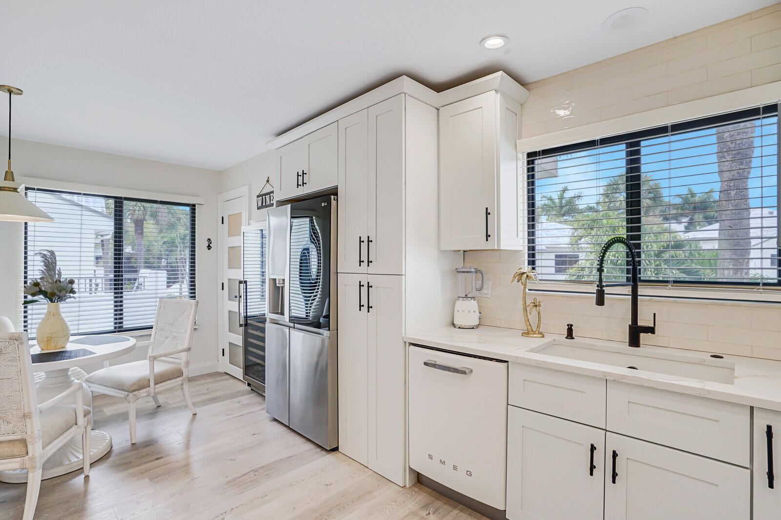7527 Glendevon Lane, Unit 805 Delray Beach, FL 33446 - Photo 9 of 52 Kitchen