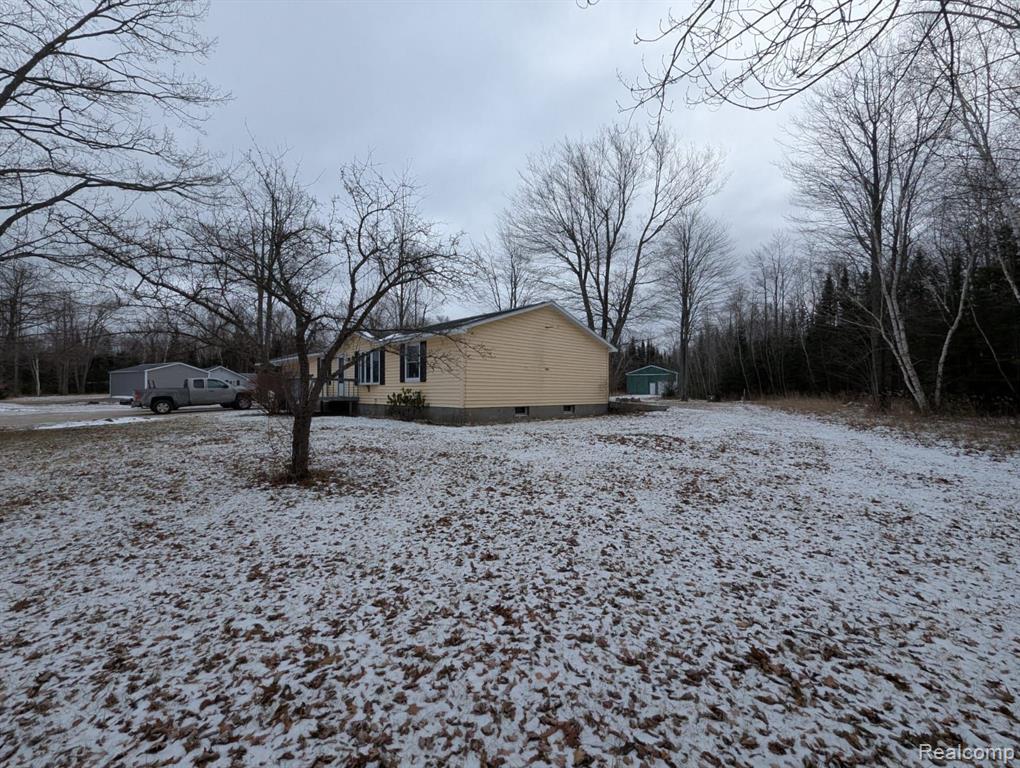 10470 Highway 23 Cheboygan, MI 49721 - Photo 2 of 37
