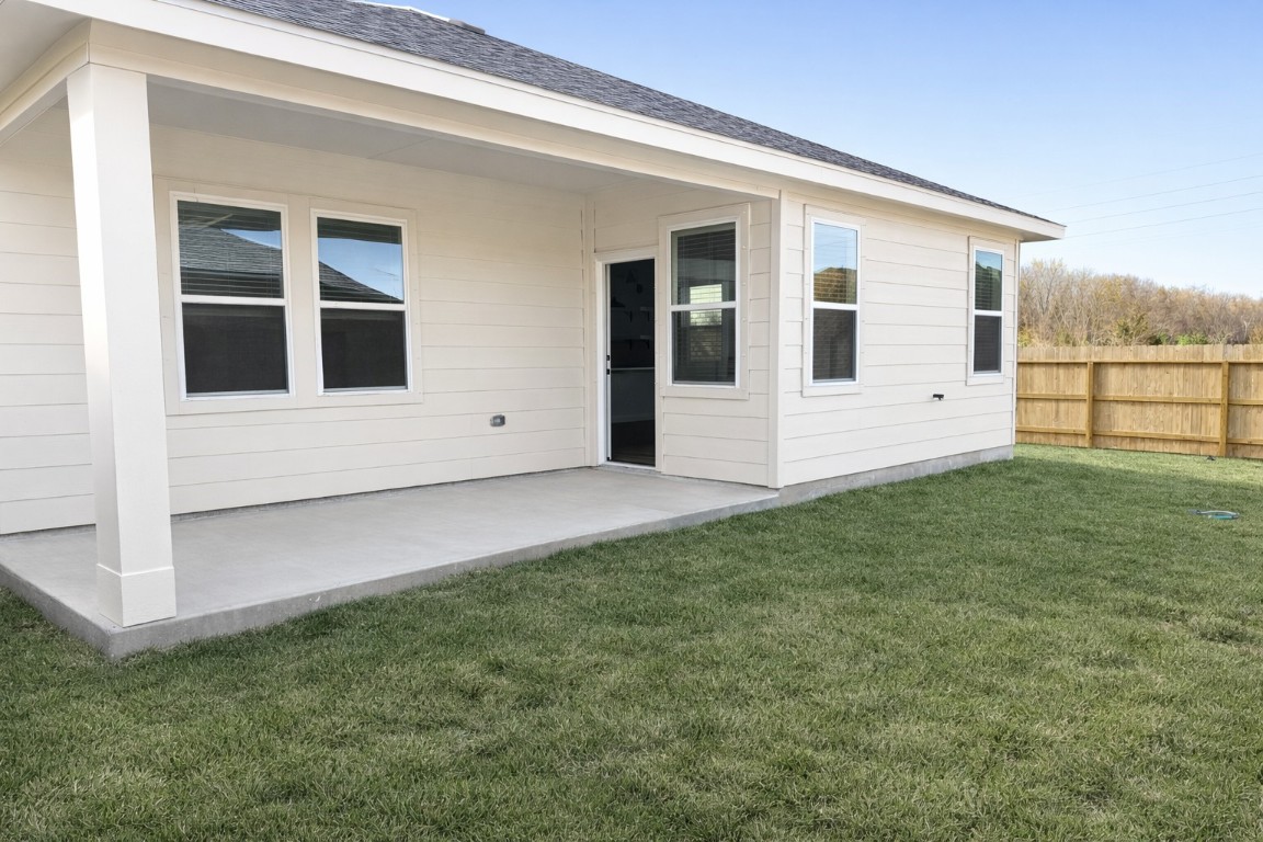 8438 Bay Rdg Circle Baytown, TX 77523 - Photo 21 of 22 Back Yard