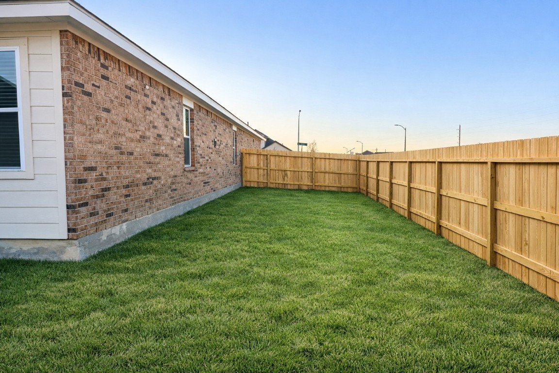 8438 Bay Rdg Circle Baytown, TX 77523 - Photo 22 of 22 Side Yard - Back