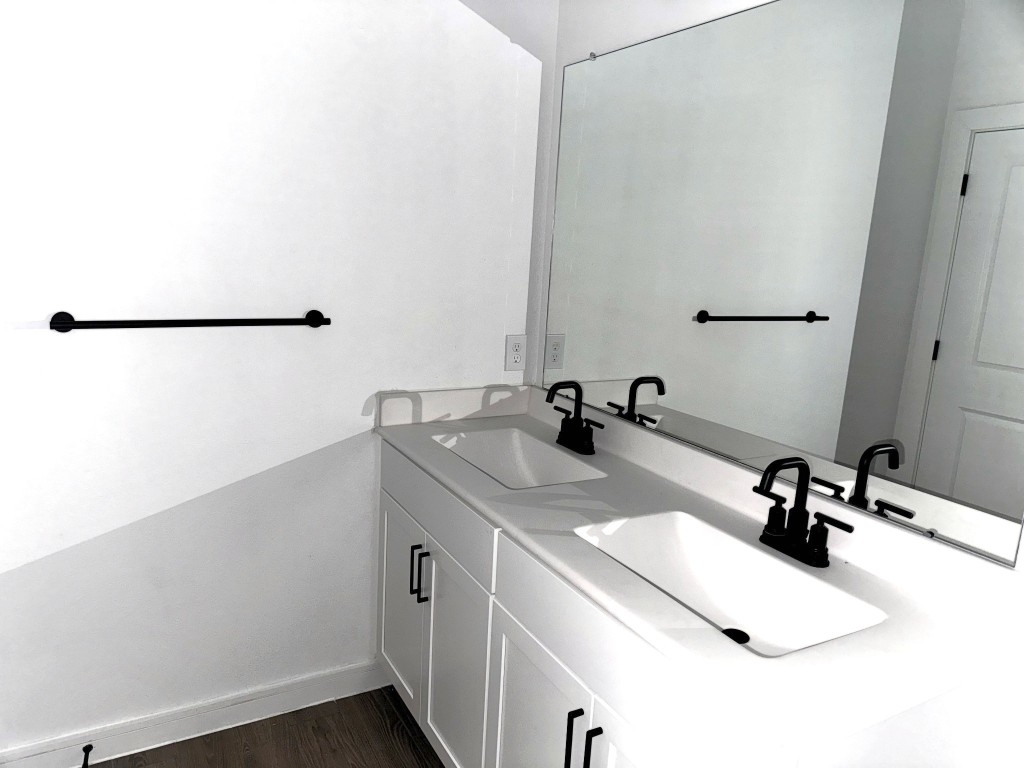 8438 Bay Rdg Circle Baytown, TX 77523 - Photo 7 of 22 Bathroom 1