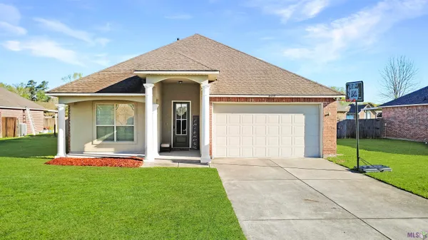 $275,000 | 10459 Oakmount Drive, Denham Springs, LA 70706