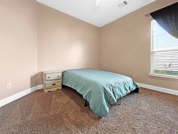 $275,000 | 10459 Oakmount Drive, Denham Springs, LA 70706