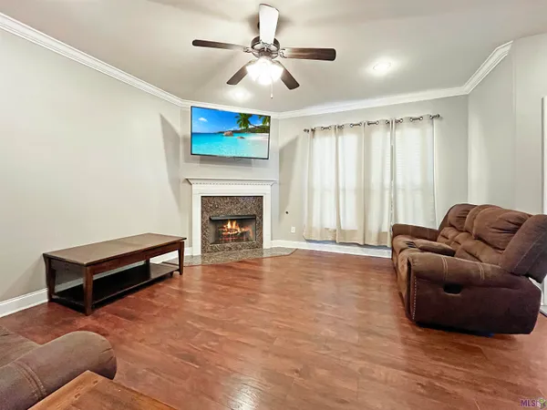 $275,000 | 10459 Oakmount Drive, Denham Springs, LA 70706