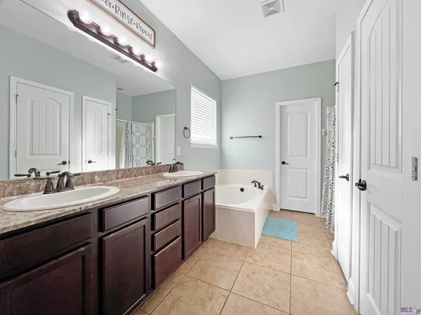 $275,000 | 10459 Oakmount Drive, Denham Springs, LA 70706