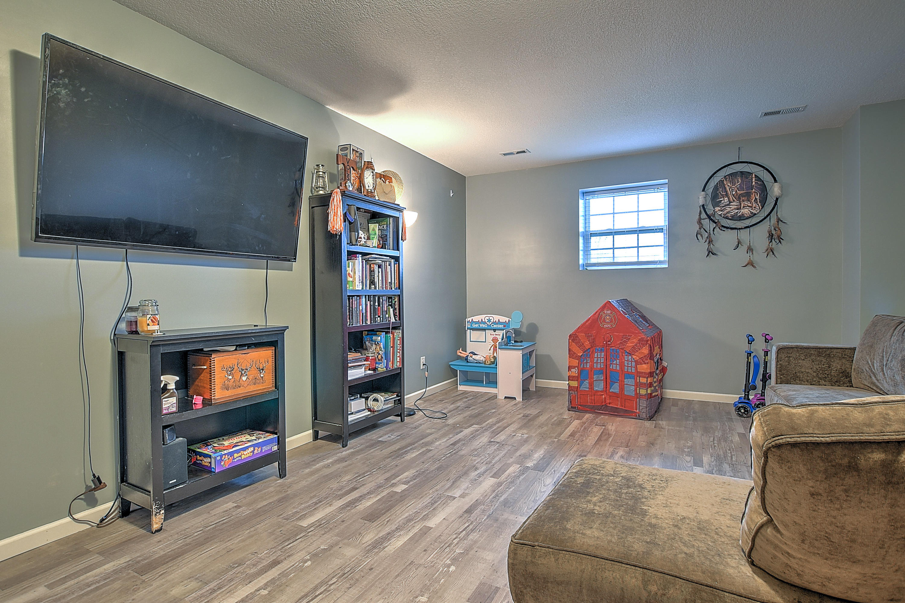 422 Poplar Ridge Road Piney Flats, TN 37686 - Photo 18 of 23 Bonus Room