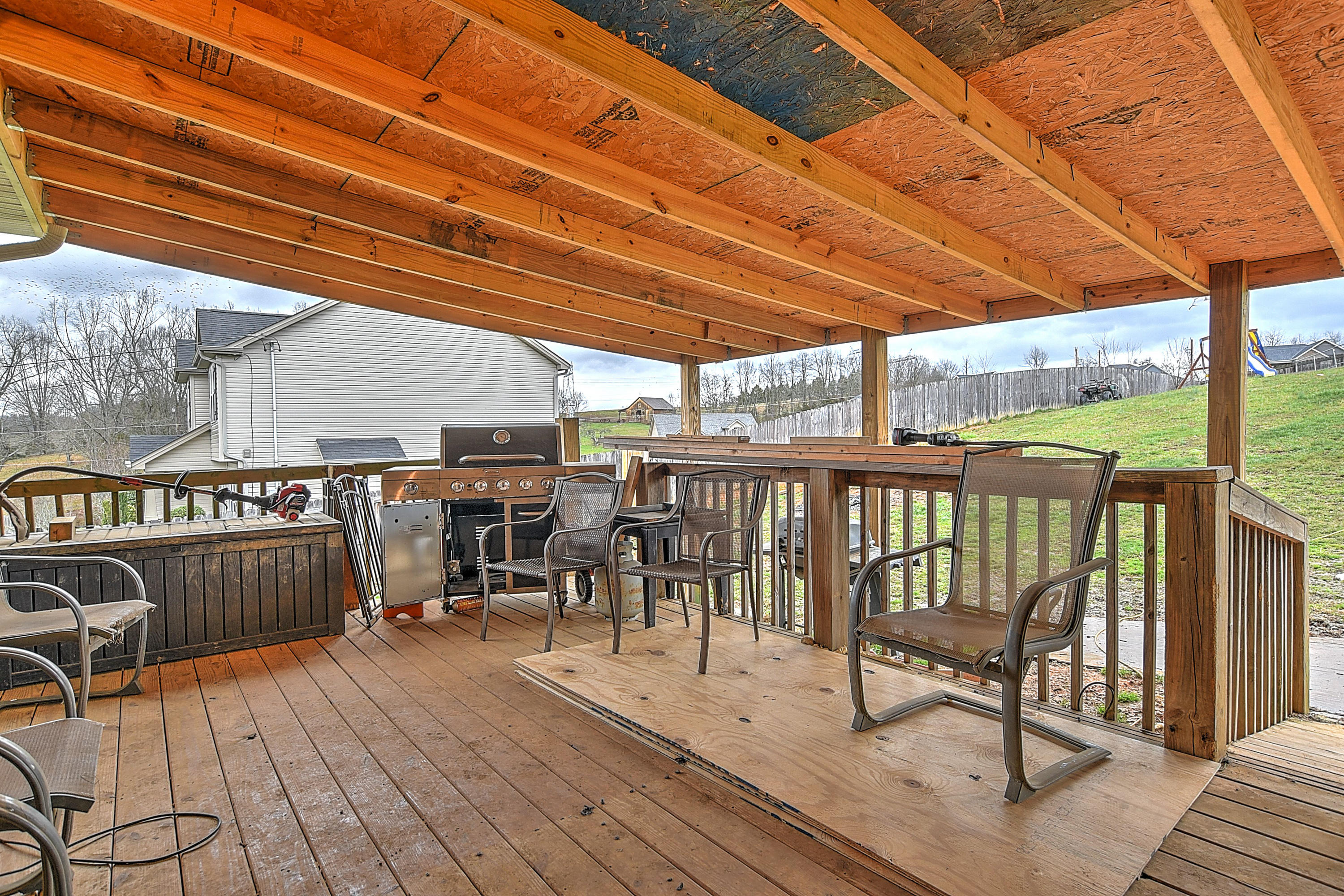 422 Poplar Ridge Road Piney Flats, TN 37686 - Photo 20 of 23 Back Deck