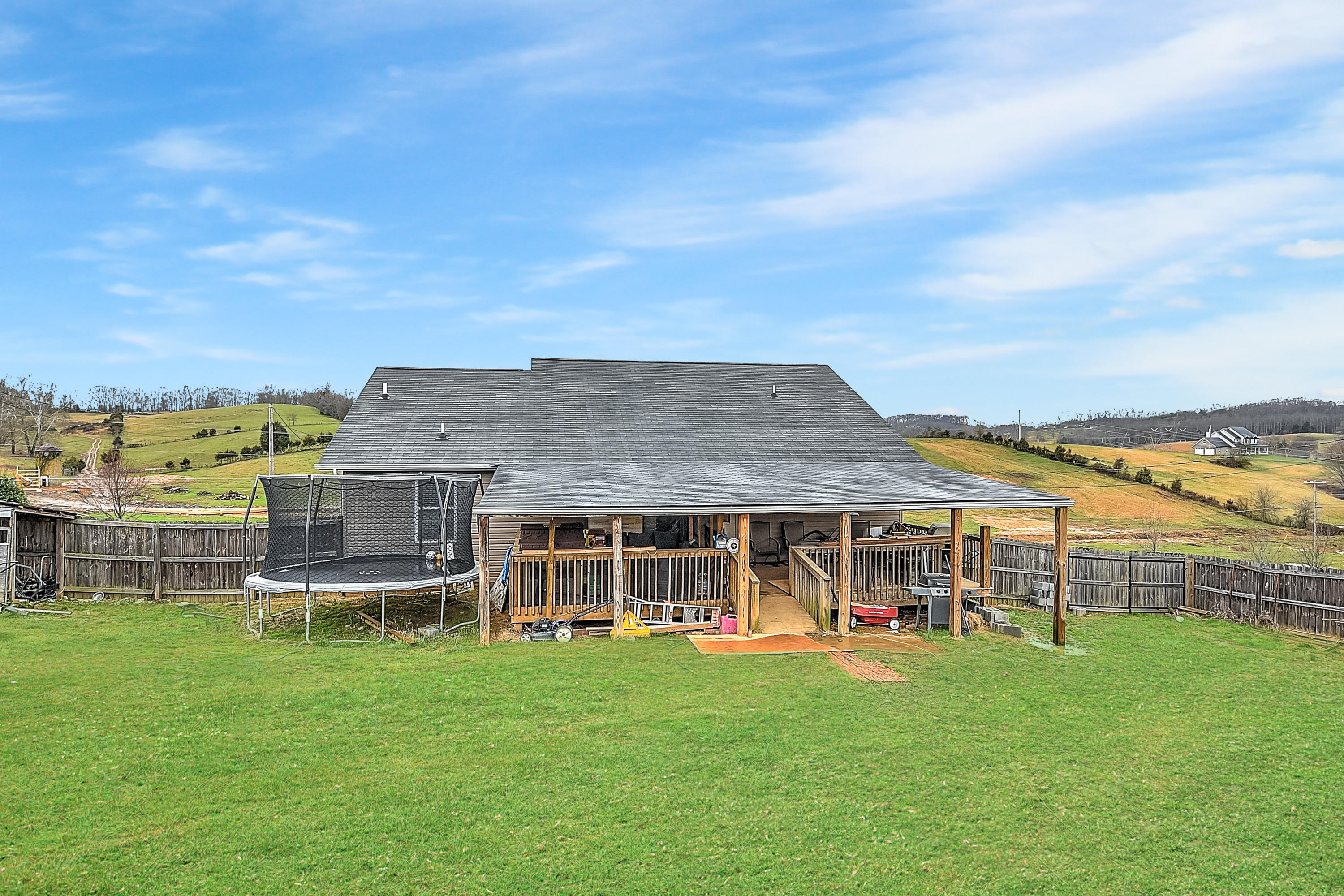 422 Poplar Ridge Road Piney Flats, TN 37686 - Photo 21 of 23 Back of house