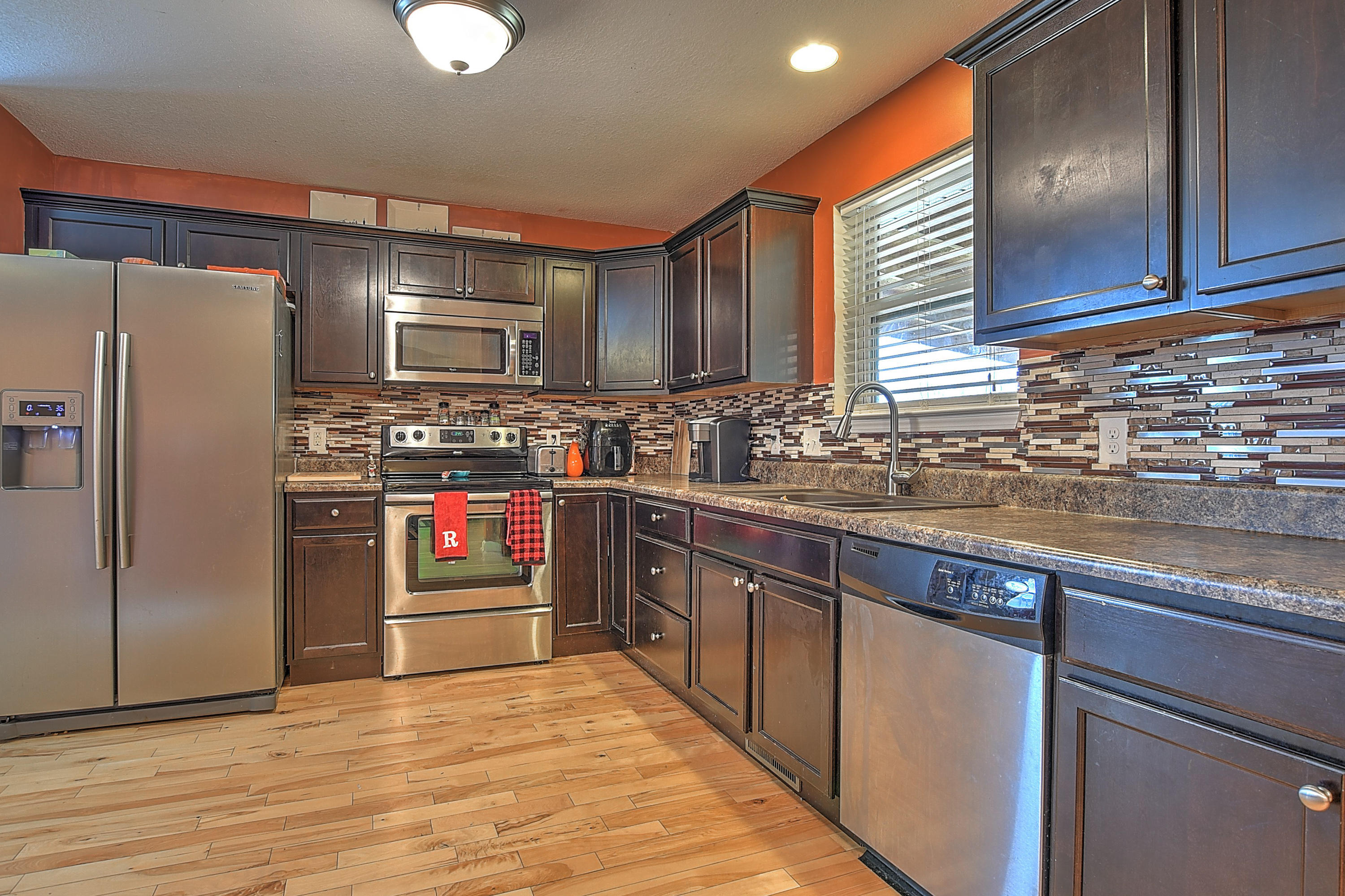 422 Poplar Ridge Road Piney Flats, TN 37686 - Photo 3 of 23 Kitchen 4