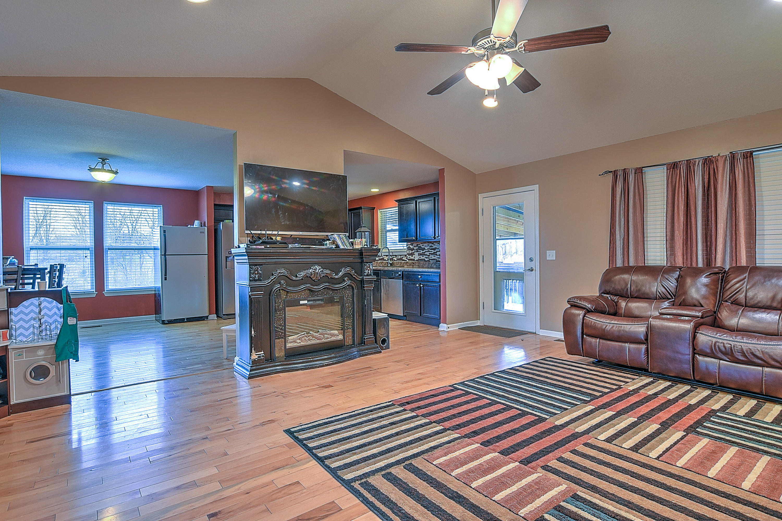 422 Poplar Ridge Road Piney Flats, TN 37686 - Photo 8 of 23 LR 2