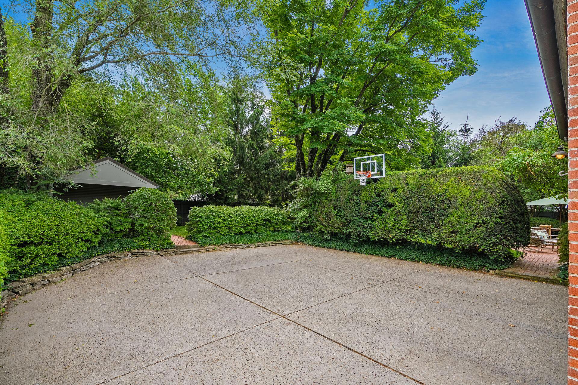 180 Ashbourne Road Columbus, OH 43209 - Photo 50 of 62 Back Driveway