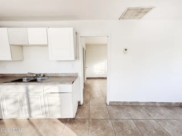 $999 | 1834 East Yale Street, Phoenix, AZ 85006