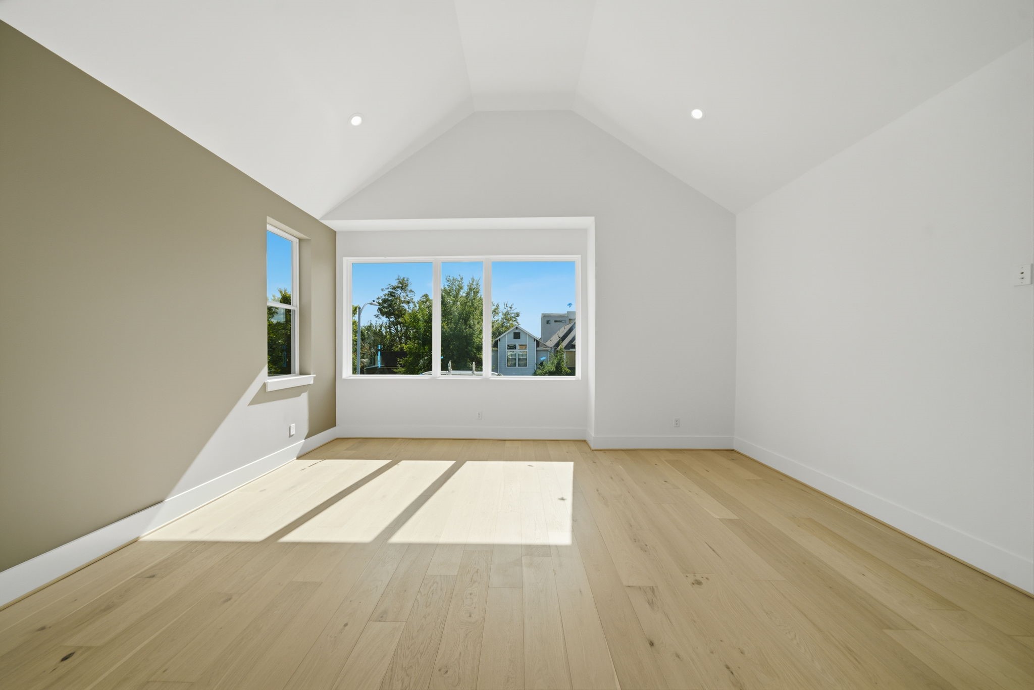 1229 Prince Street Houston, TX 77008 - Photo 22 of 32 Panoramic windows make all the difference.(Photo is of a previously completed home. Finishes are subject to change.)
