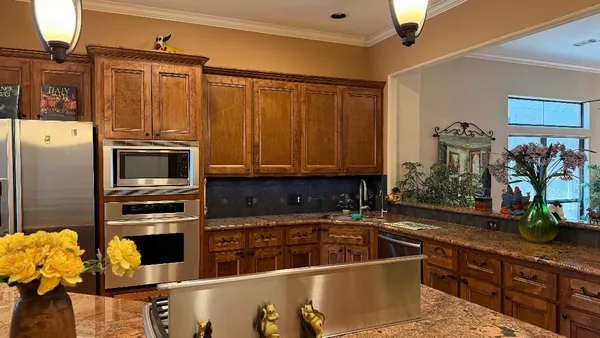 $578,000 | 2334 Camden Drive, Houston, TX 77021