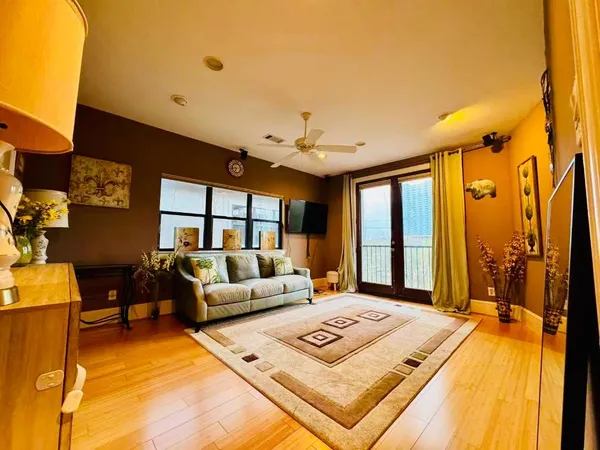 $578,000 | 2334 Camden Drive, Houston, TX 77021