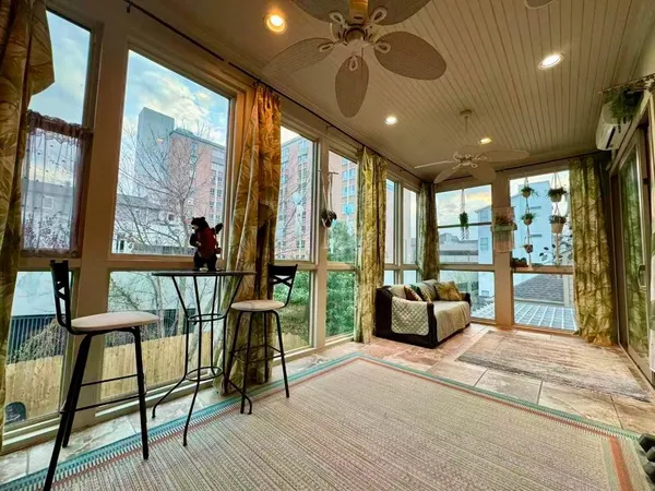 $578,000 | 2334 Camden Drive, Houston, TX 77021