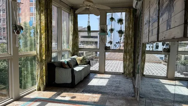 $578,000 | 2334 Camden Drive, Houston, TX 77021