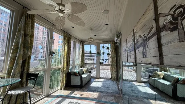 $578,000 | 2334 Camden Drive, Houston, TX 77021