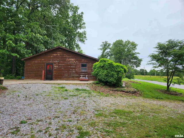 $85,000 | 3547 North Illinois Highway, Waltonville, IL 62894