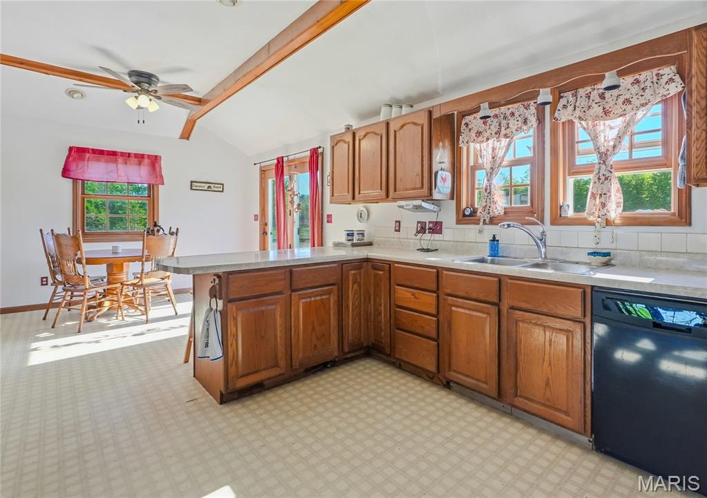 8700 Hartley Road Centralia, MO 65240 - Photo 15 of 29