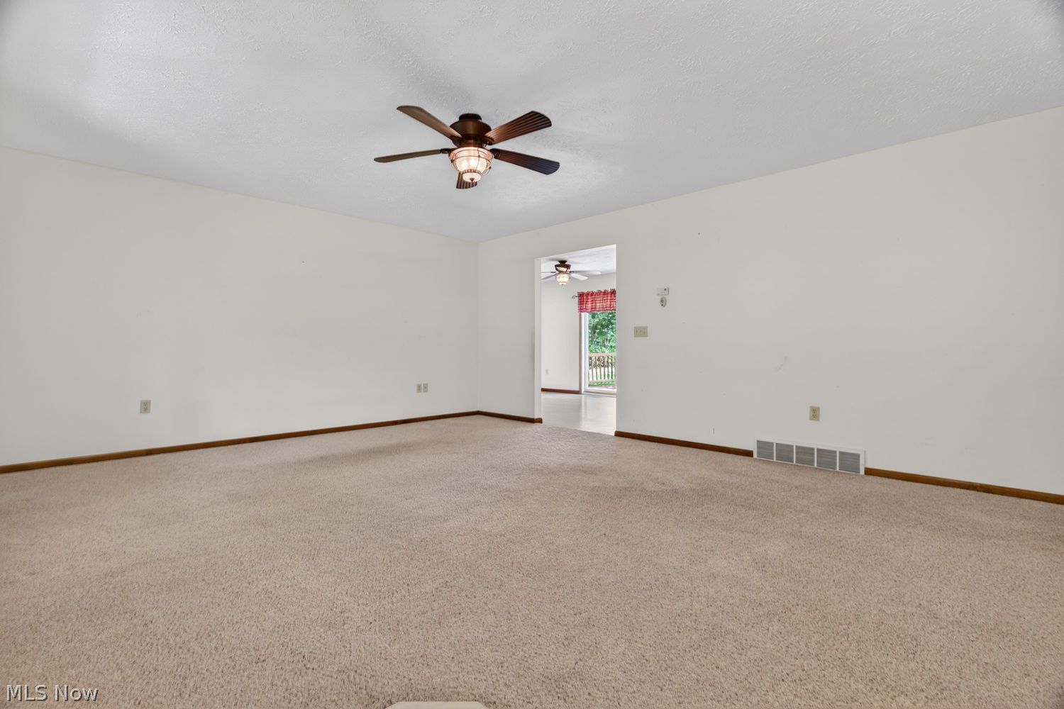 12002 West Lake Road Vermilion, OH 44089 - Photo 5 of 43 Gallery Image 5