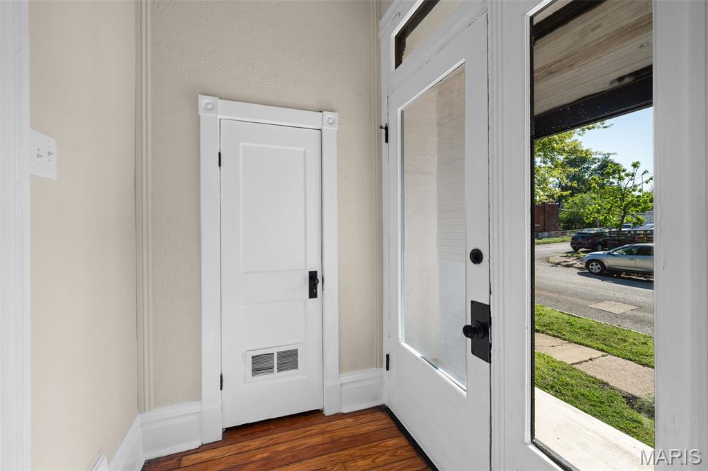 5405 Michigan Avenue St. Louis, MO 63111 - Photo 4 of 39