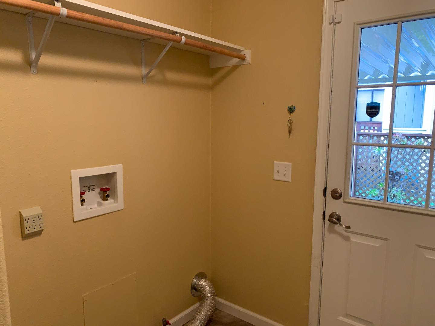 270 Hames Road, Unit 55 Watsonville, CA 95076 - Photo 32 of 53 a view of a small space