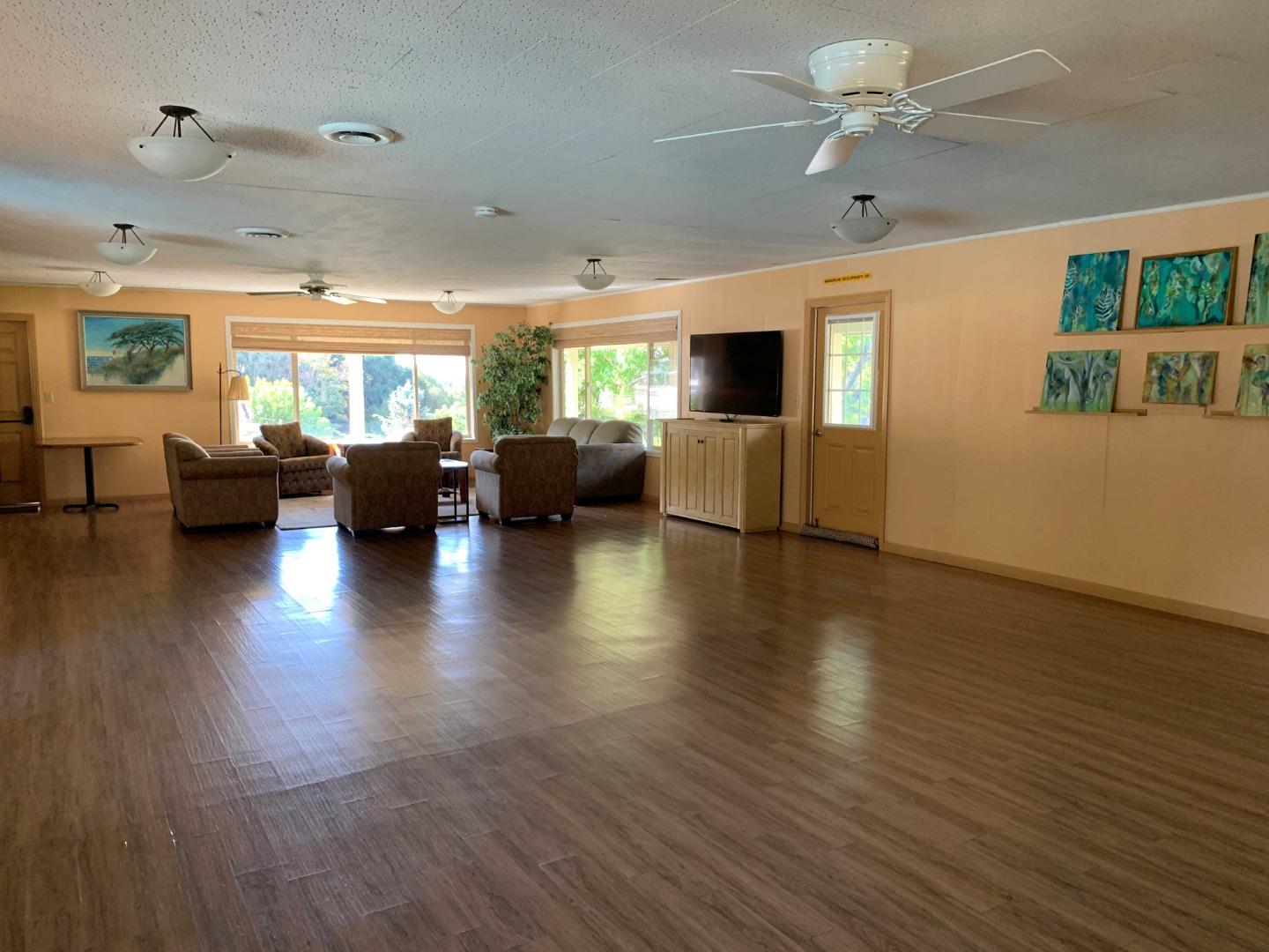 270 Hames Road, Unit 55 Watsonville, CA 95076 - Photo 45 of 53 a living room with furniture and a large window