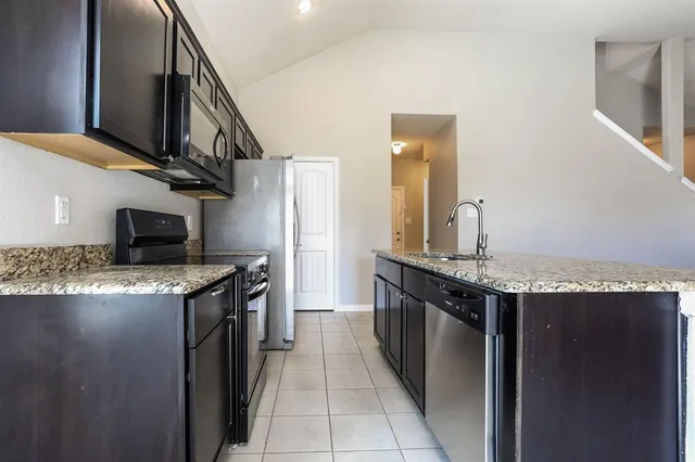 $1,810 | 703 Woodcrest Drive, Ennis, TX 75119