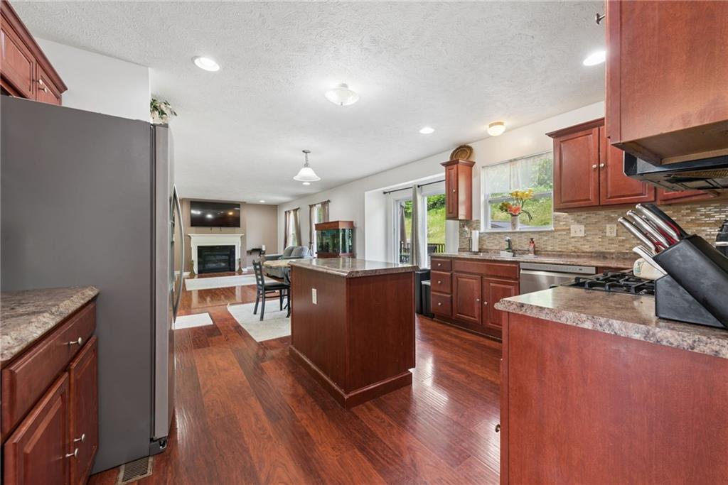 302 Summit Circle Houston, PA 15342 - Photo 11 of 39