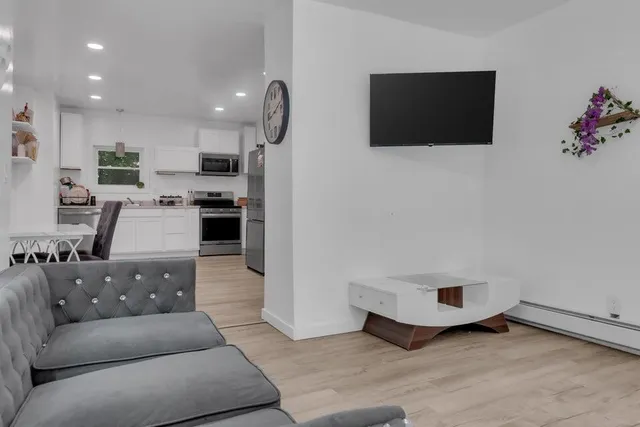 $279,000 | 62 7th Street, Auburn, ME 04210