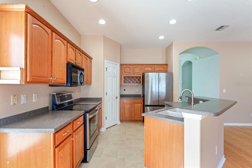 9314 Creedmoor Lane New Port Richey, FL 34654 - Photo 6 of 55